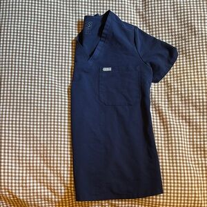 Figs Catarina one pocket scrub top, navy